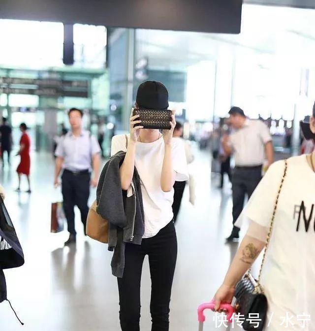 车晓撞脸王珞丹,但她给人印象最深的还是那场