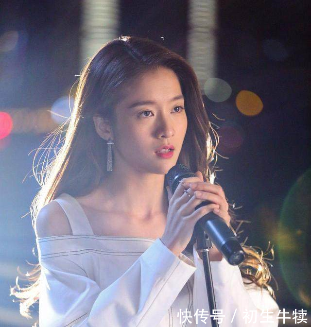 女星穿露肩裙谁最美杨颖第八,赵丽颖第二,第一