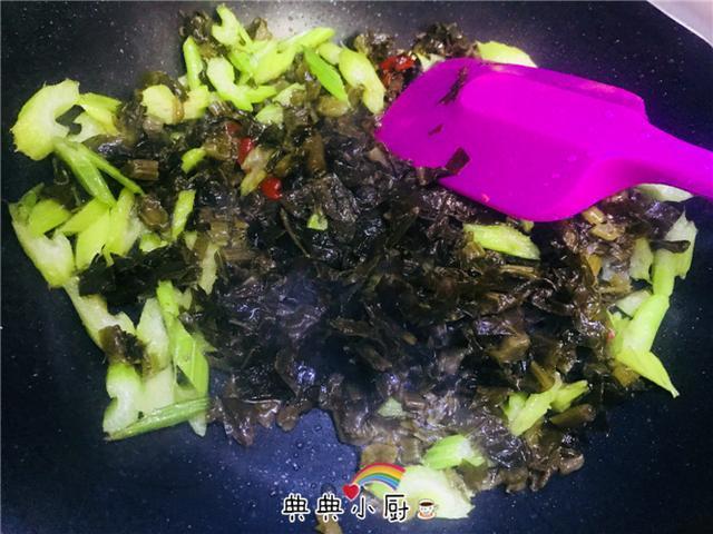 不适合招待客人的家常菜,却是吃过后给肉不换的经典美味呢!