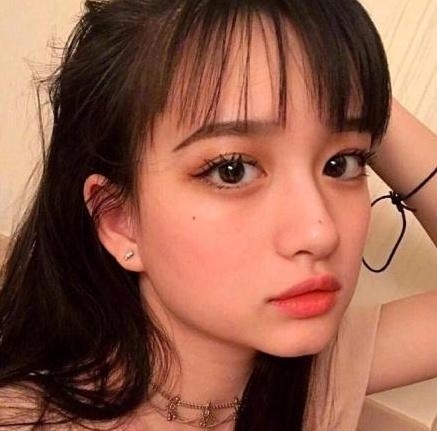 17岁女生锻炼网v女生,水汪大眼占脸的五分之一性女孩天生图片
