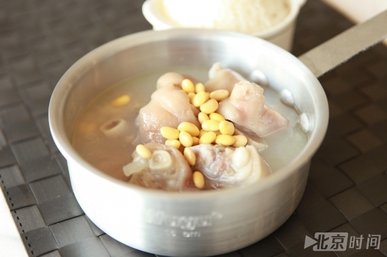 猪脚炖黄豆有什么寓意 t015b34a11f813854c5.jpg?size=550x366