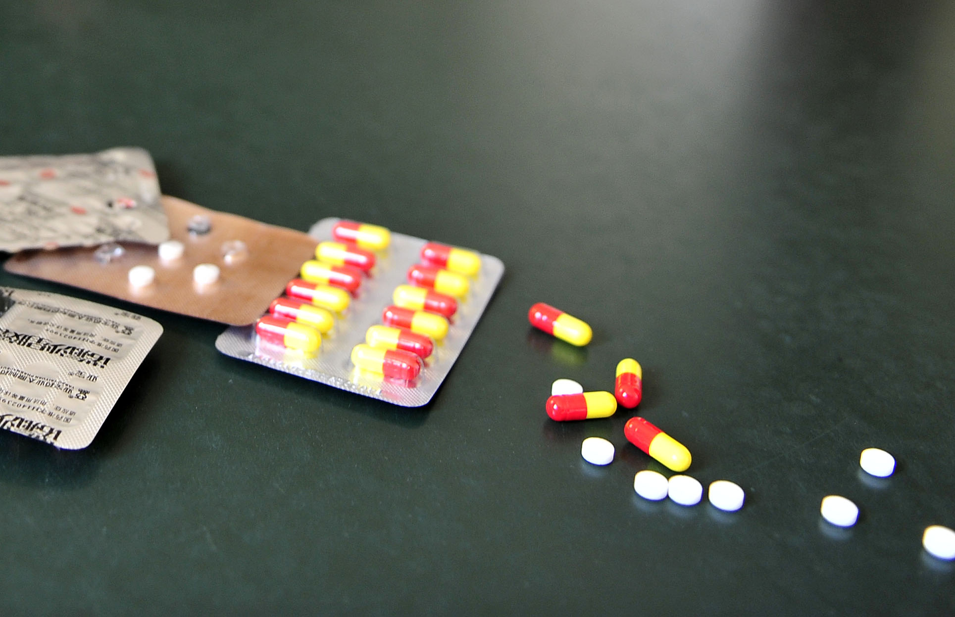 为药移民生存十余年,专家呼吁孤儿药加速上市