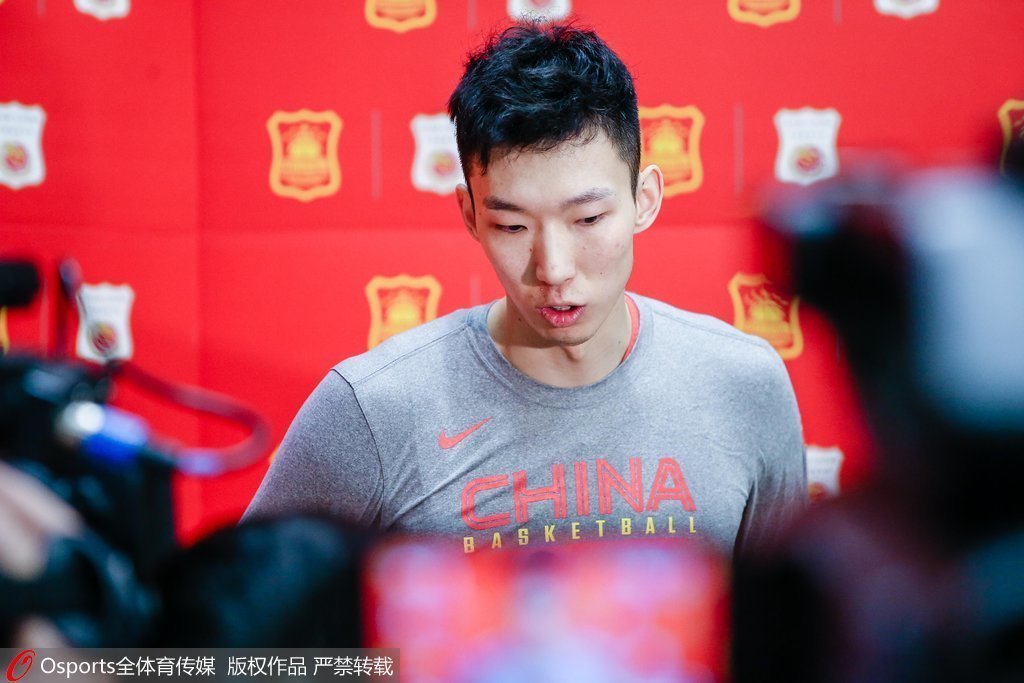 怎么看待加盟辽宁男篮传闻? 周琦调侃:站着看