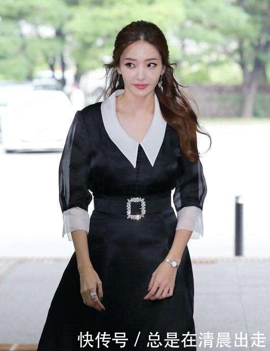 36岁韩佳人与38岁韩彩英近照对比, 天然脸与人