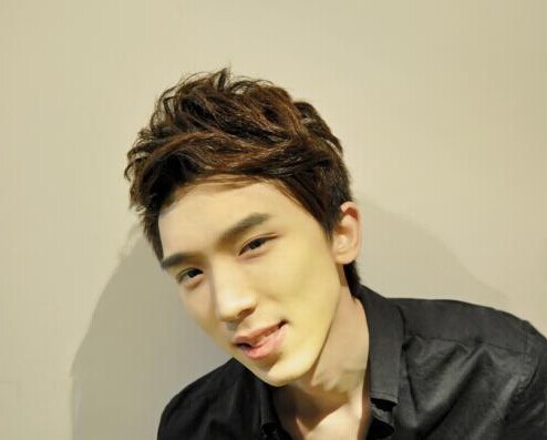 求沈煜伦和沈肯尼的照片_360问答