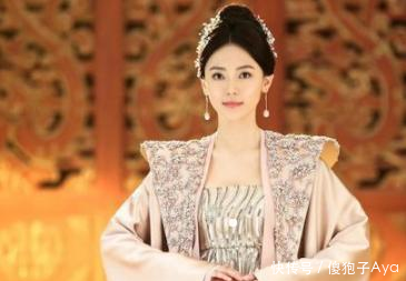 被杨幂签约,颜值不输迪丽热巴,曾参加综艺打