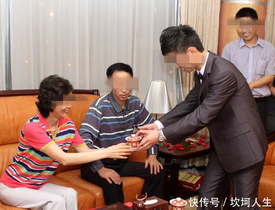 婚后老婆怀龙凤胎，岳父找我喝酒，灌醉后套我话，非要我改名字