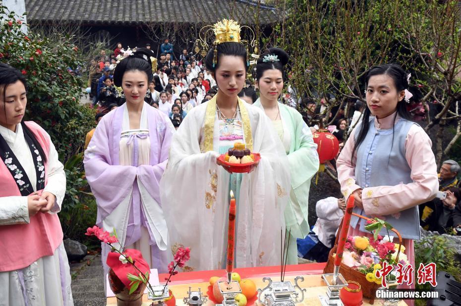 “花神节”到来 各地上演唯美“花神祭”