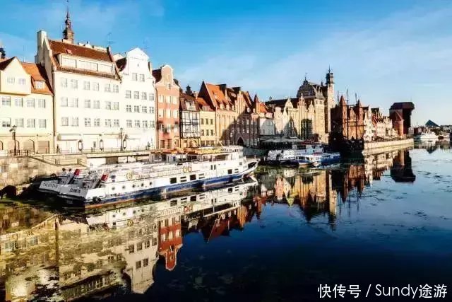 景美人少的国家,一碗面才10元钱哦!一个月工资轻轻松松走出去!