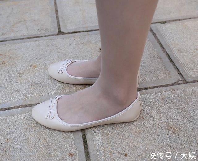 好漂亮的两个丝袜一起哪些有美女v两个人在情趣图片