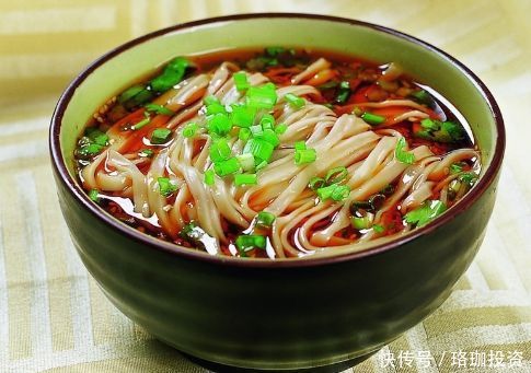 重庆面馆天价面条,赚钱是需要动脑子的