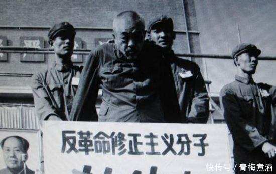 刘少奇曾在大会上借高饶事件打压彭德怀,拒绝