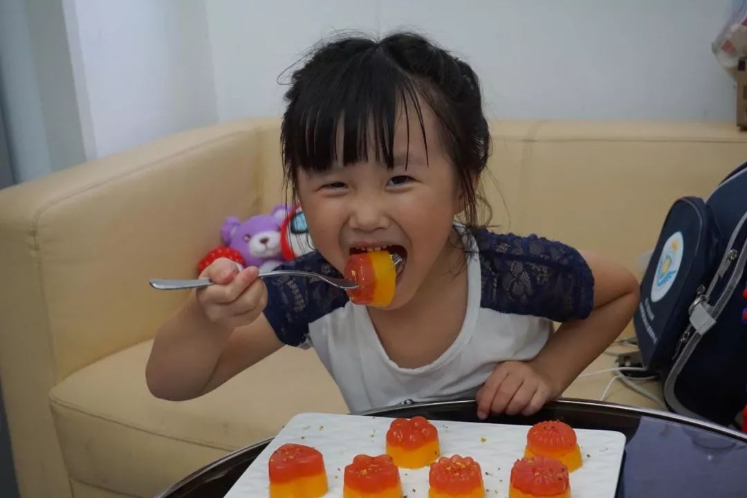 注意!宝宝异物卡喉别乱用偏方,这种科学急救