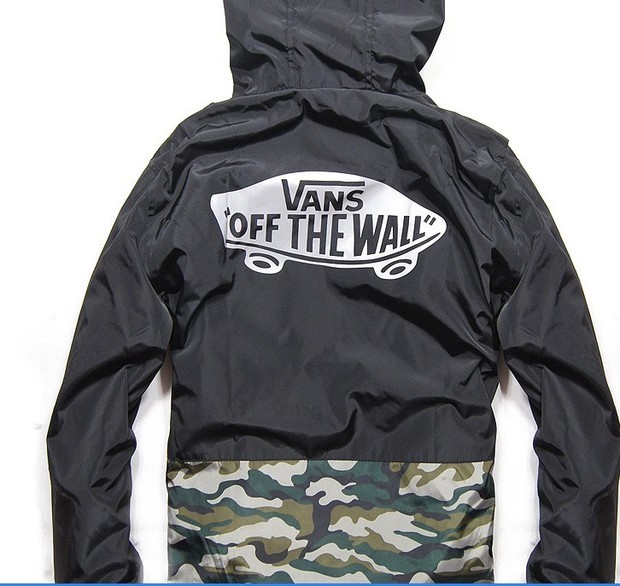 变形计赵迪穿的那件vans的上衣的货号?