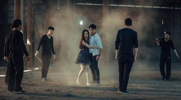 美国电影《保镖》里面的主题曲是什么?