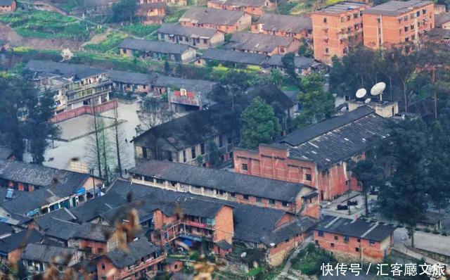 嘉阳蒸汽小火车,坐上去就开往春天