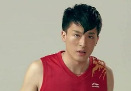 爱情公寓:吕子乔最亮眼的5种装扮,雕像装美,第