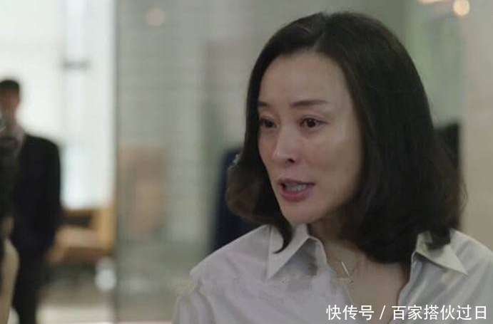 婚宴上嫂子大骂婆婆偏心小儿子，我怼回去后，台下掌声四起