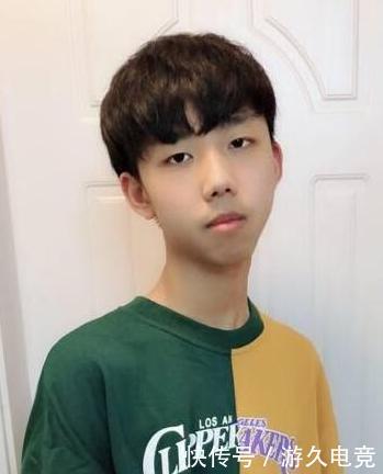 斗鱼小叮当疑似被合伙人骗钱并踢出Narin战队