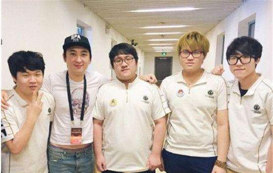 在王思聪眼里,他名下的女团到底是什么曾经答