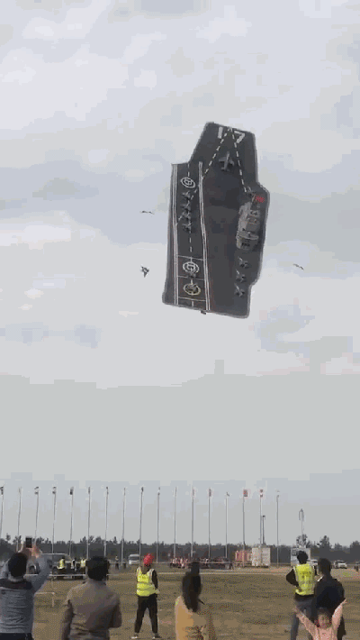 t01760cdfed8e929901.gif?size=400x710