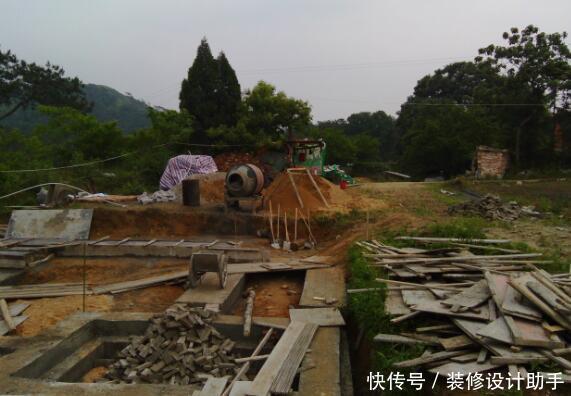 地基砸6万后悔！农村人建房是面子工程，钱花在别人能看到的地方