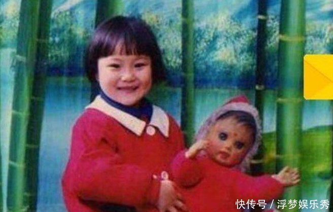 张馨予童年的照片,头发比何捷给她剪得还短,脸