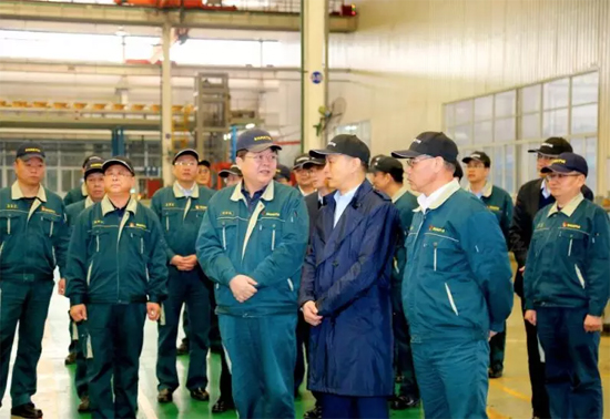 山东重工集团总经理江奎慰问山推一线员工