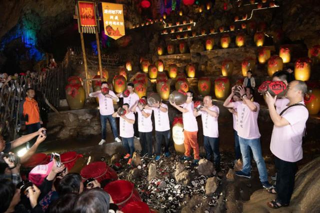 模仿最失败的景区:游客到这里摔碗就走,结果2个月就关门大吉!