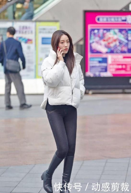 街拍:貌美肤白的小姐姐,走路自带气质,散发性感的韵味