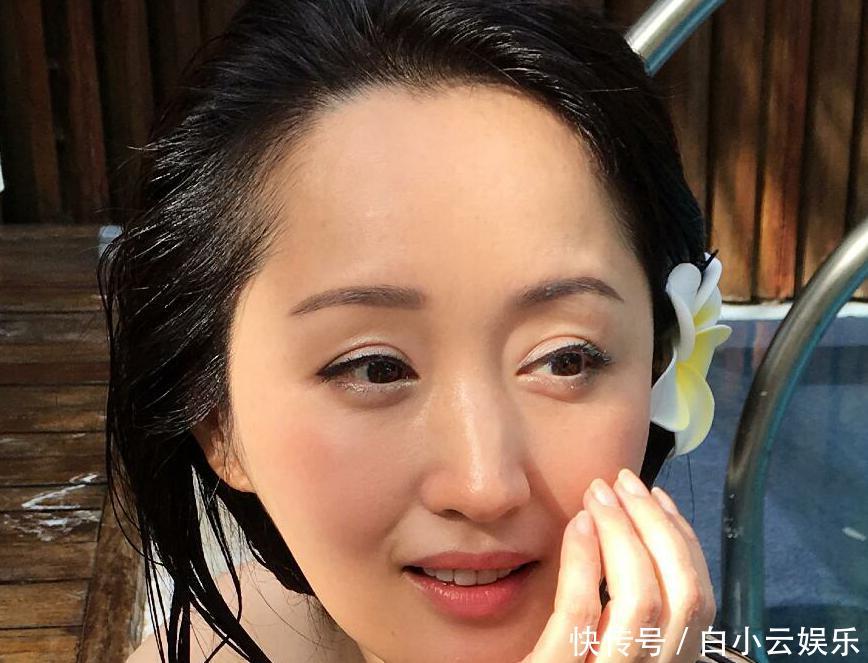 47岁的杨钰莹依旧少女感十足,天然美真的是美