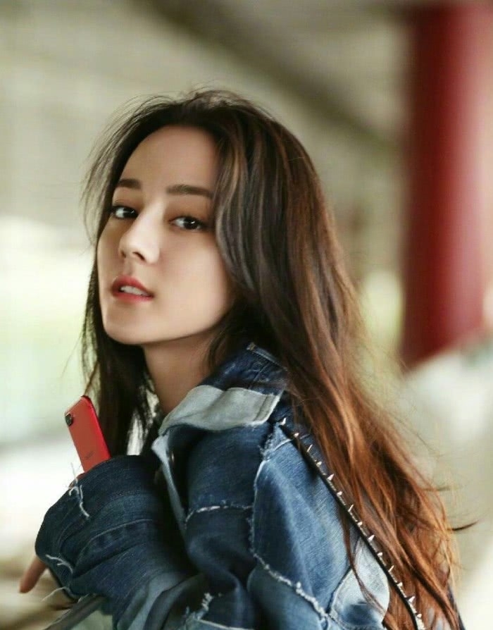 郑秀晶回眸让人爱上?国内女星的回眸其实也都