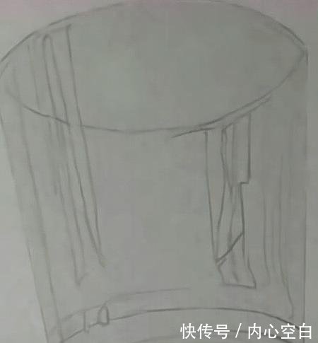 00后美术生晒出满分作业,王者般的操作,网友:差