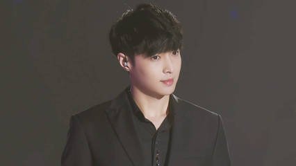 张艺兴《SHEEP》上线爆屏 破最快钻石唱片记录 - 360娱乐，你开心就好