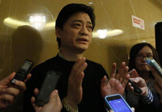 崔永元谈阴阳合同事件波及黄圣依夫妇,当事人