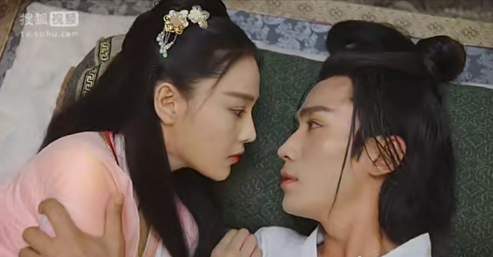 张馨予徐佳莹都结婚了,网友开始催她了,歌手和