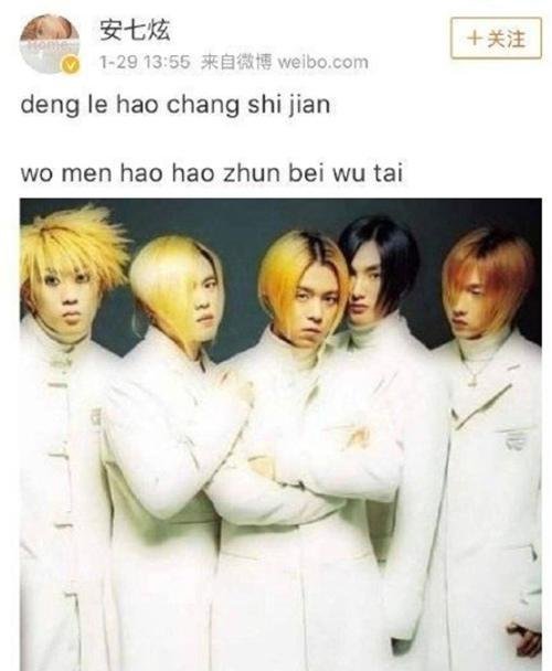 杨幂爸爸晒女儿青涩美照, 背后的海报亮了