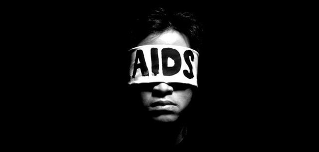 查出得了艾滋病,是不是应该和家人坦白呢?
