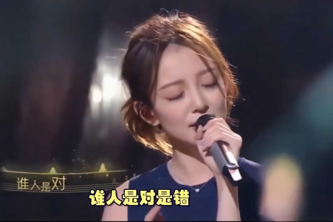 汪小敏当着原唱郑少秋现场翻唱金曲《笑看风云》,这胆忒大了!