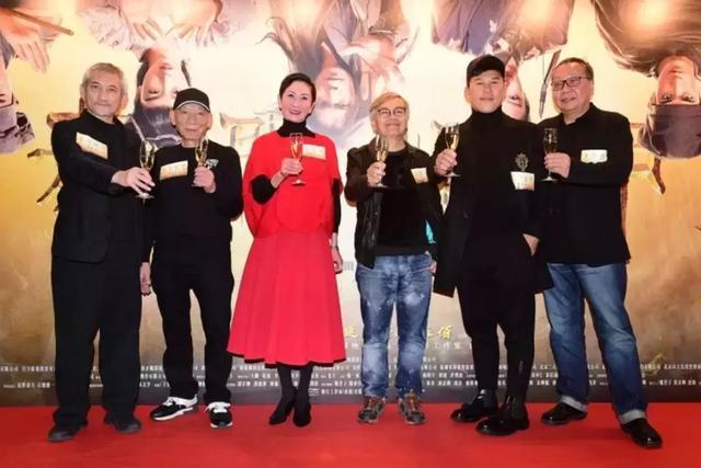 张国荣把她当亲姐姐，林青霞被她一手捧红，63岁惨遭徐克抛弃，现在过得让你羡慕！