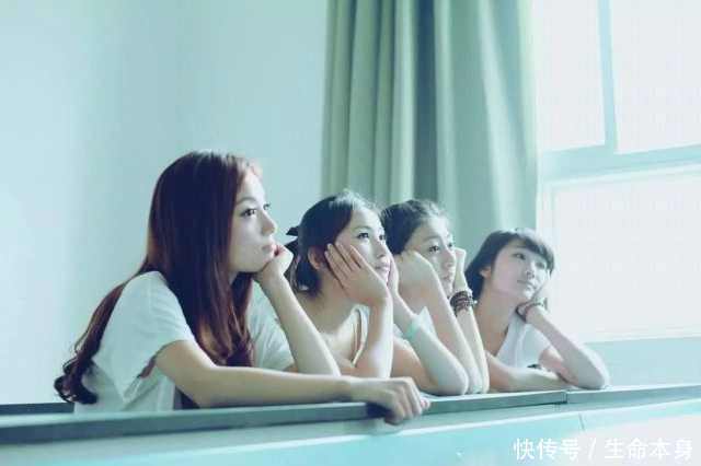 超全毕业照拍摄姿势,拍出独一无二的毕业合影