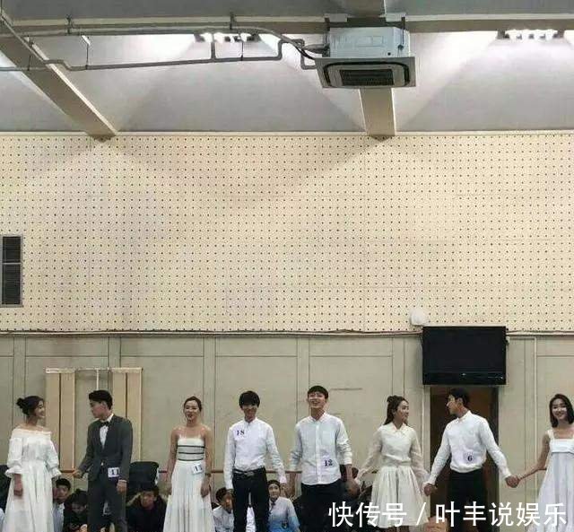 王俊凯北电家教拒牵网友手,女生考试很严花墙女生写真图片