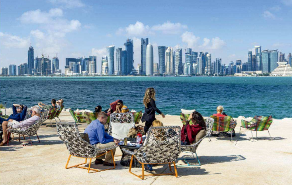 世界上最“怪”的桥，突然消失在海面上，司机出来后到了其他国家