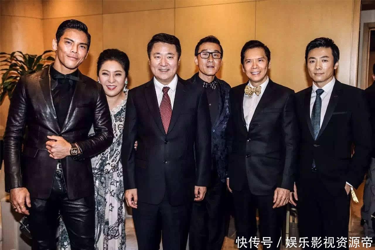 背后有向华强的支持, 向佐出道多年却一直不火