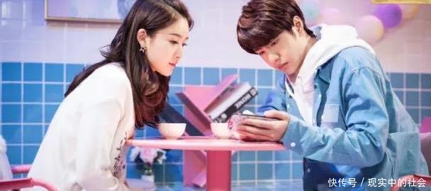 《陪你到世界之巅》将播,电竞天才与解说员的