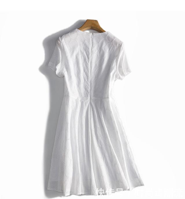 上身显大气,清新减龄范,短袖蕾丝白色连衣裙
