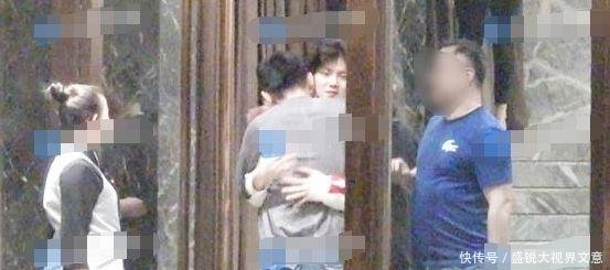 关晓彤鹿晗生日宴上甜蜜秀恩爱,深夜同返男方