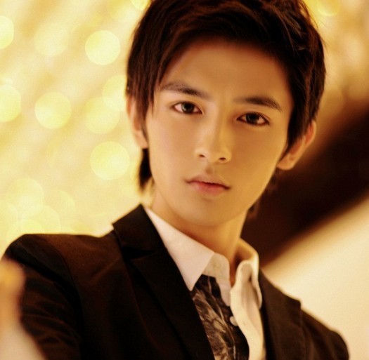 谁有好看的男生酷帅头像??速度阿!!_好搜问答