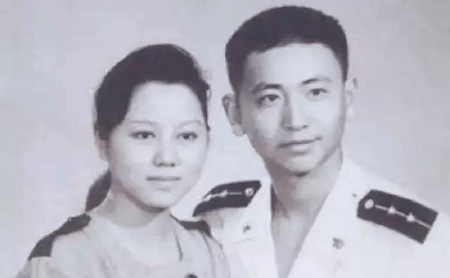 海空卫士王伟牺牲17年, 妻子和儿子都是海军