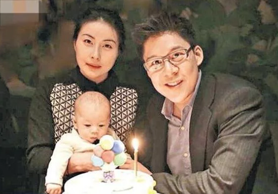 郭晶晶要为霍家生第三胎,公公霍震霆5个字霸气